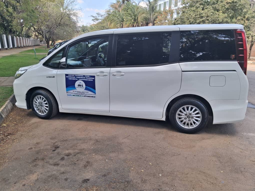 Toyota Noah Exterior