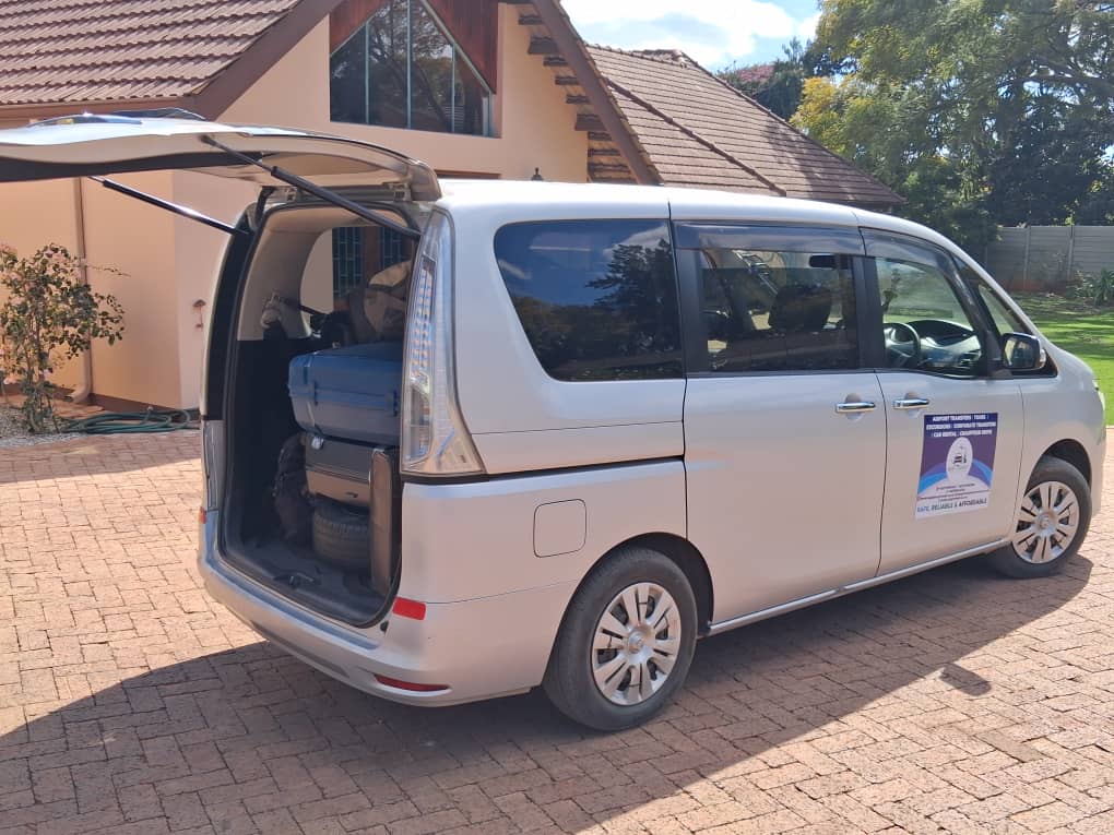 Nissan Serena Front View