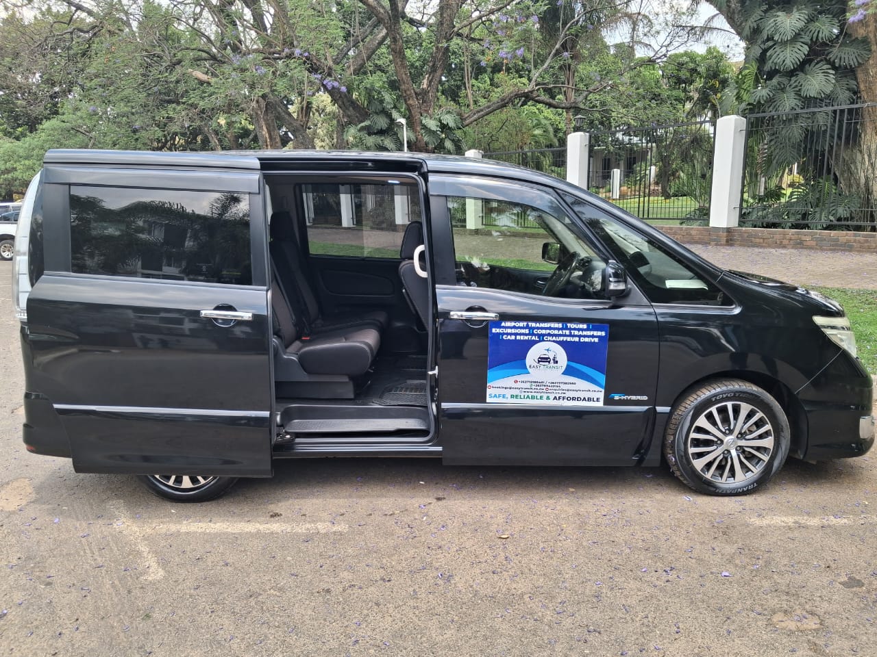 Nissan Serena Front View