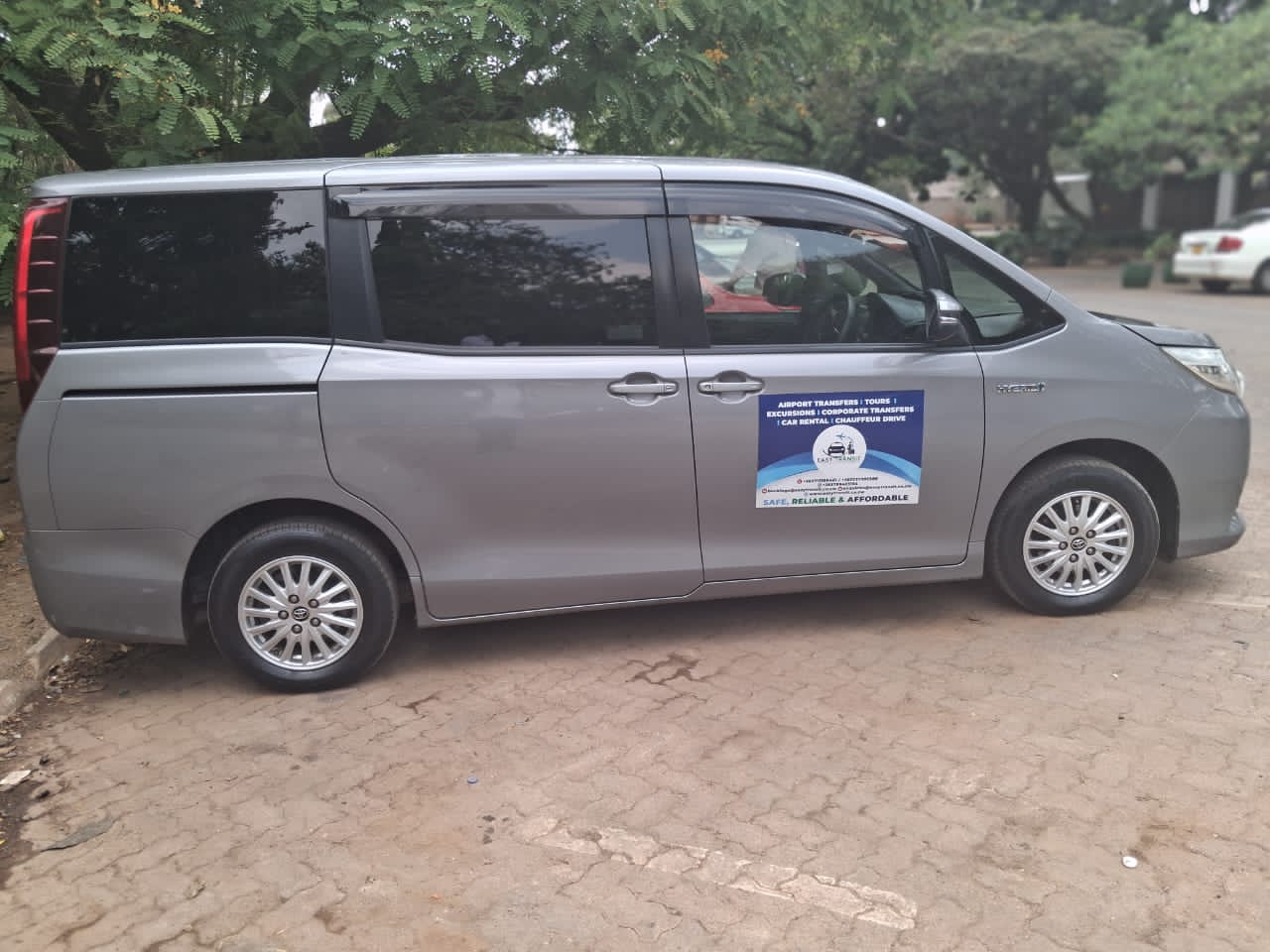 Toyota Noah Exterior